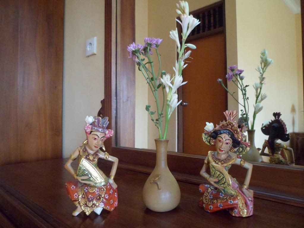 Nuriani Rooms Ubud Esterno foto